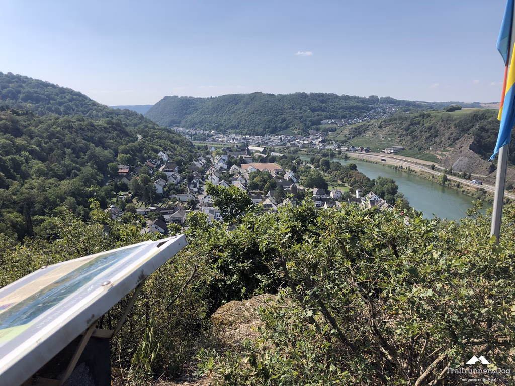 Wirtschaftsweg durch die Weinberge oberhalb von Winningen