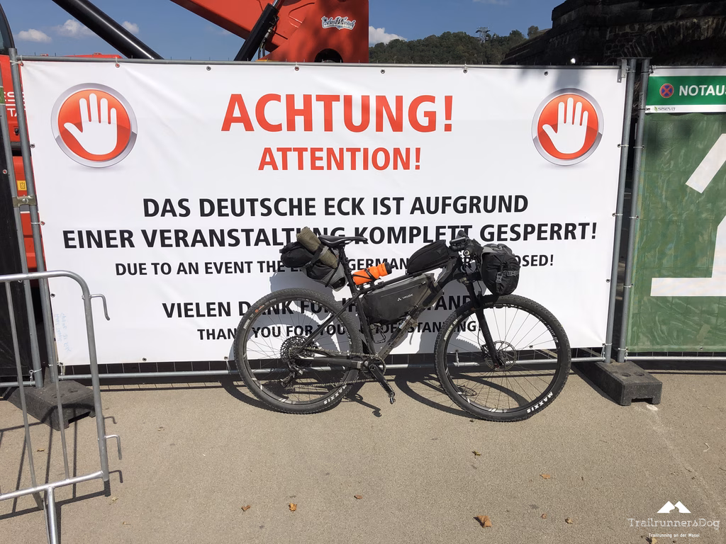Ankunft in Koblenz nahe dem Deutschen Eck am Ende des Moselcross