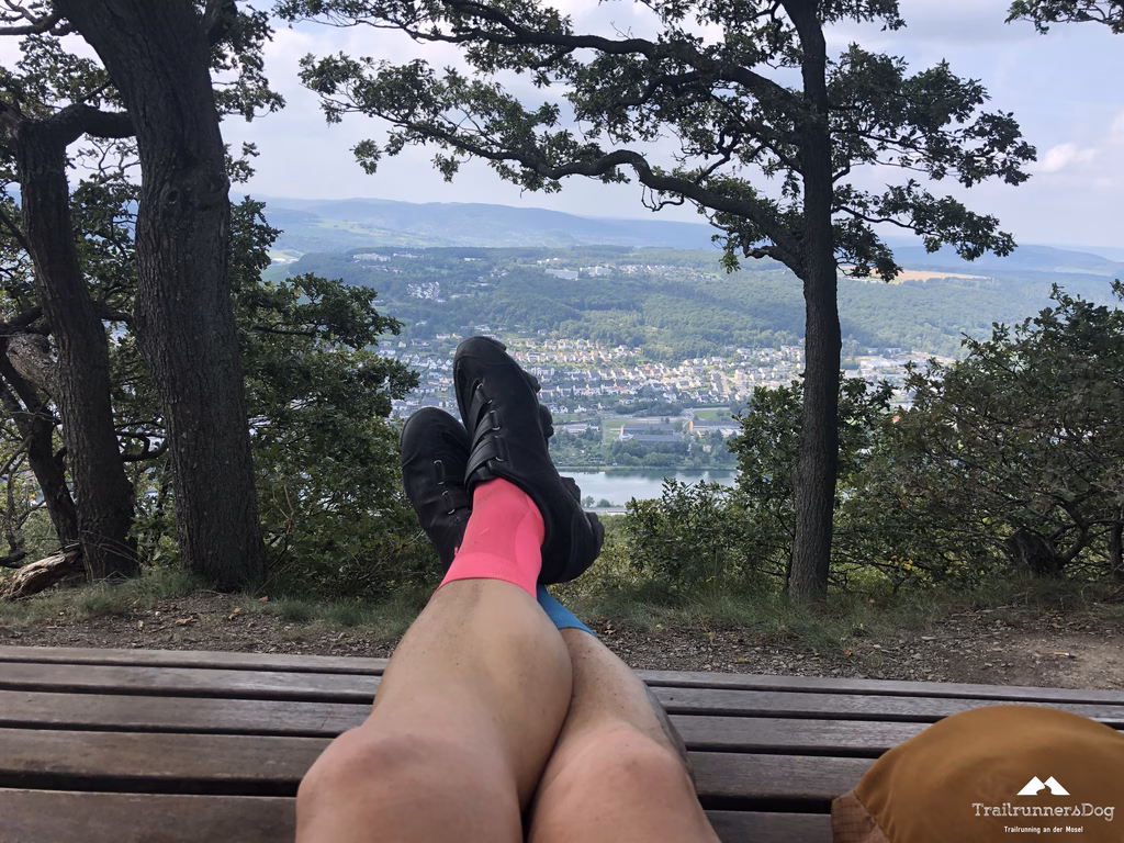 Pause mit dem Mountainbike auf den Höhen oberhalb von Bernkastel-Kues